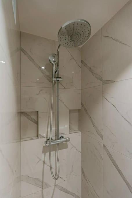 Juan - Stijlvol Appartement Met Uitzicht Op De Kaai Остенде Екстер'єр фото