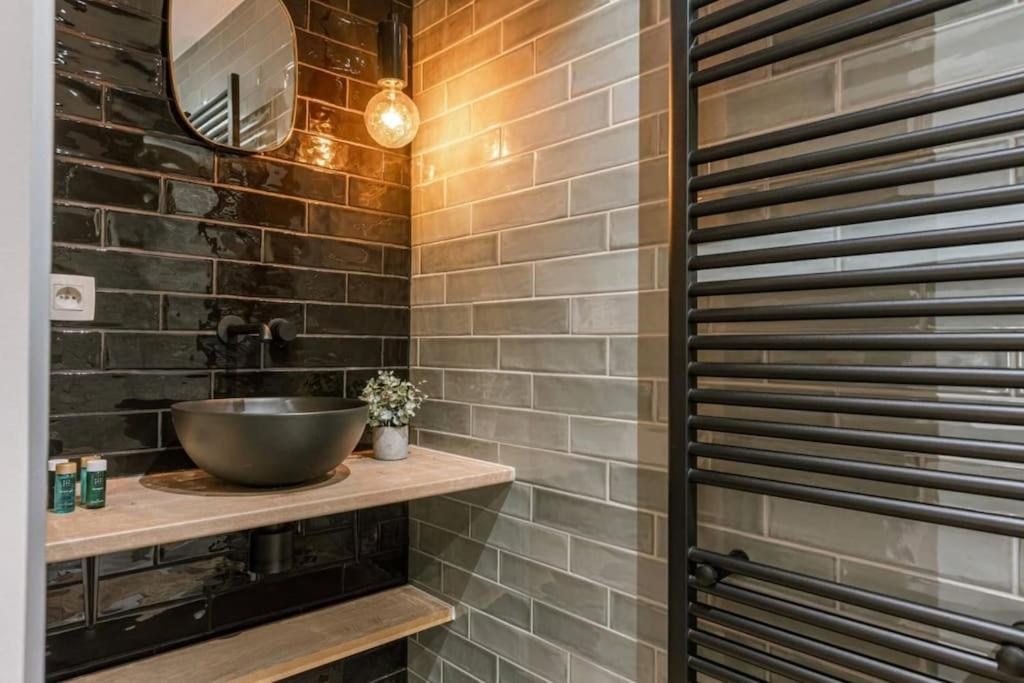 Juan - Stijlvol Appartement Met Uitzicht Op De Kaai Остенде Екстер'єр фото