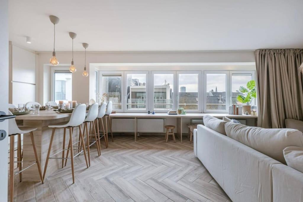 Juan - Stijlvol Appartement Met Uitzicht Op De Kaai Остенде Екстер'єр фото